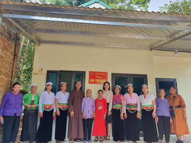 The Inauguration and Handover Ceremony House of Charity to the family Ms. Dinh Thi Dinh by Hoa Phuc Pagoda